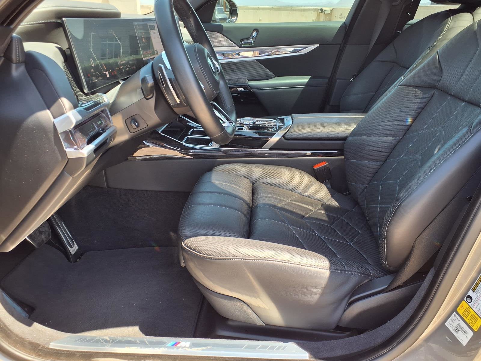 2023 BMW 7 Series 740i