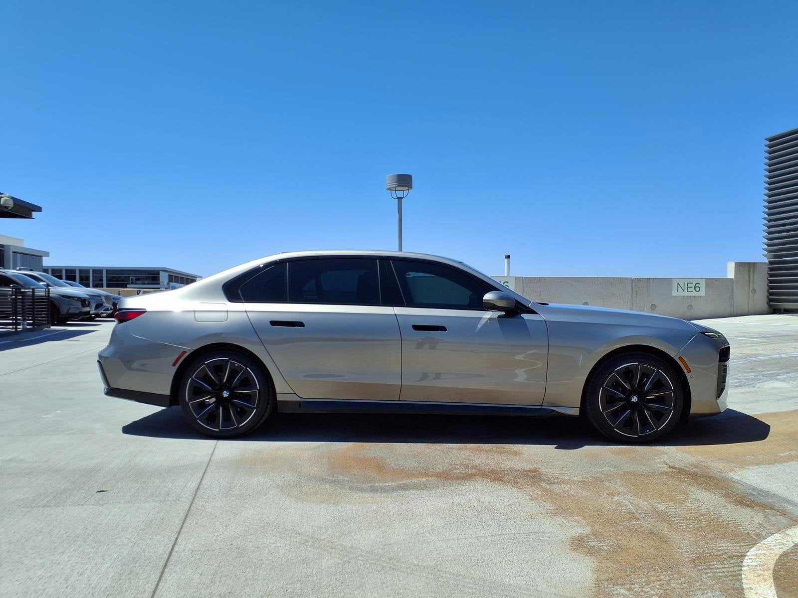 2023 BMW 7 Series 740i