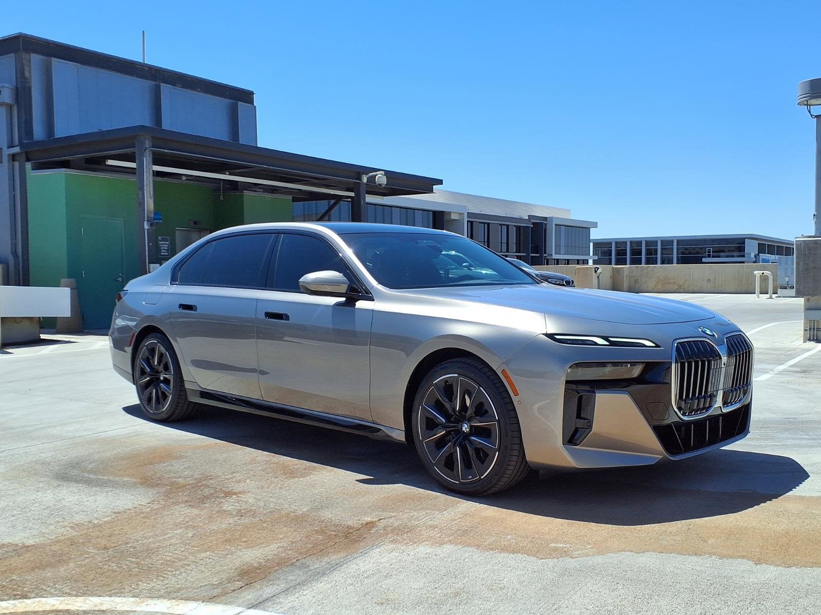 2023 BMW 7 Series 740i