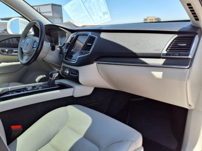 2020 Volvo XC90 T6MOMENTUM