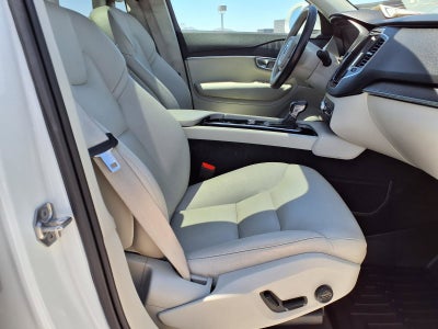 2020 Volvo XC90 T6MOMENTUM