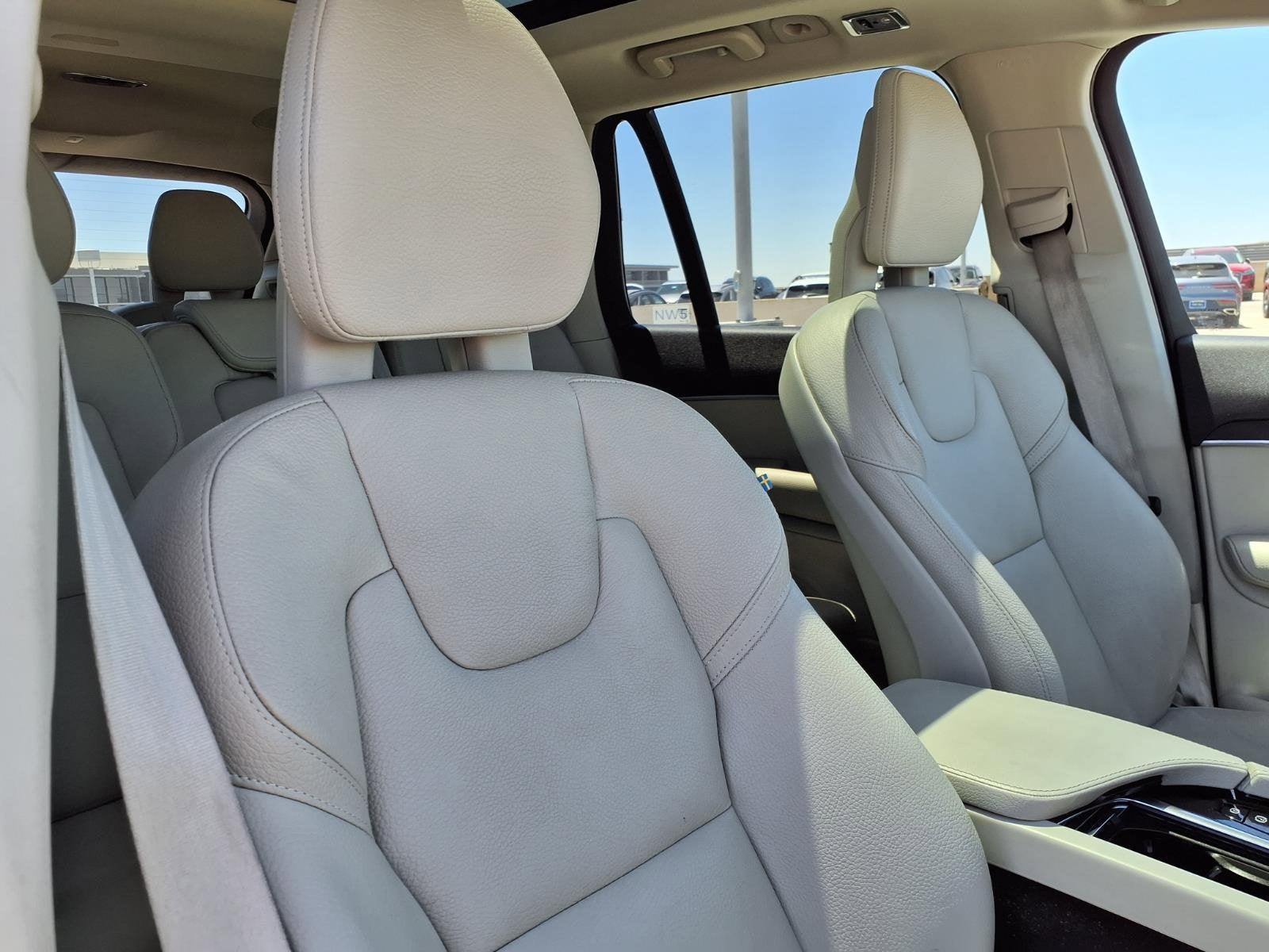 2020 Volvo XC90 T6MOMENTUM