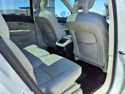 2020 Volvo XC90 T6MOMENTUM