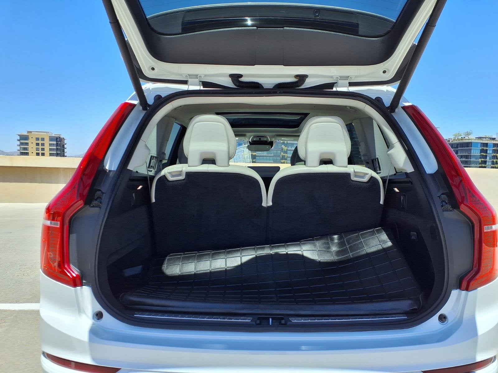 2020 Volvo XC90 T6MOMENTUM