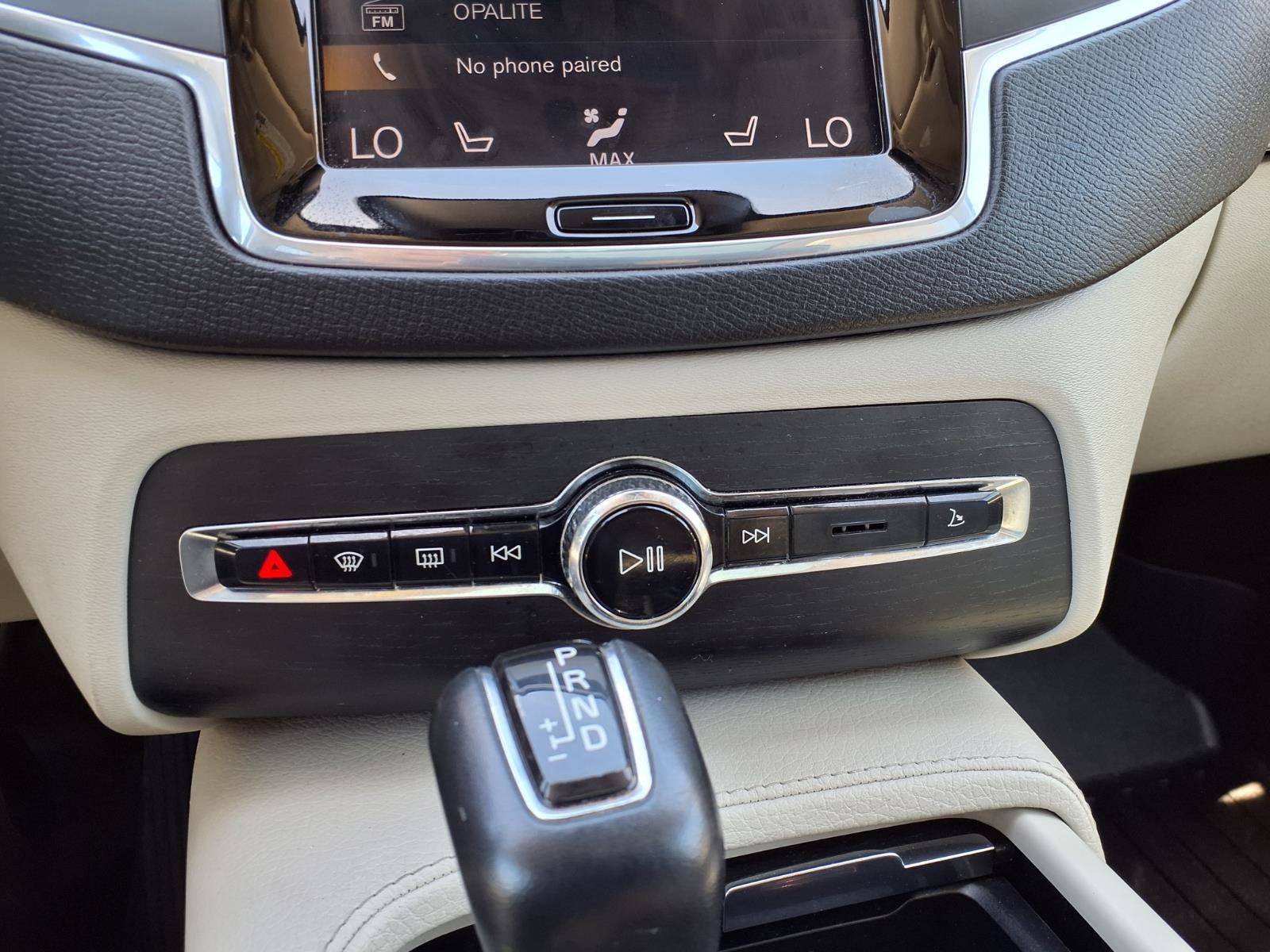 2020 Volvo XC90 T6MOMENTUM