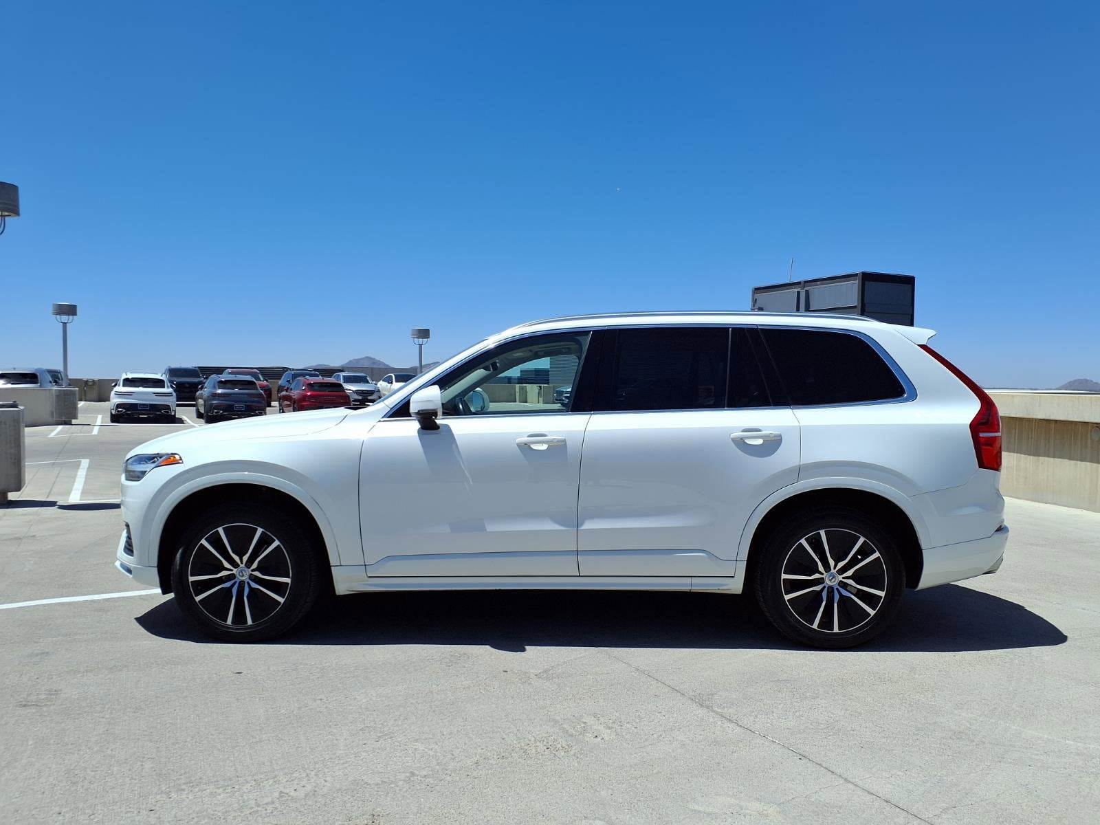 2020 Volvo XC90 T6MOMENTUM