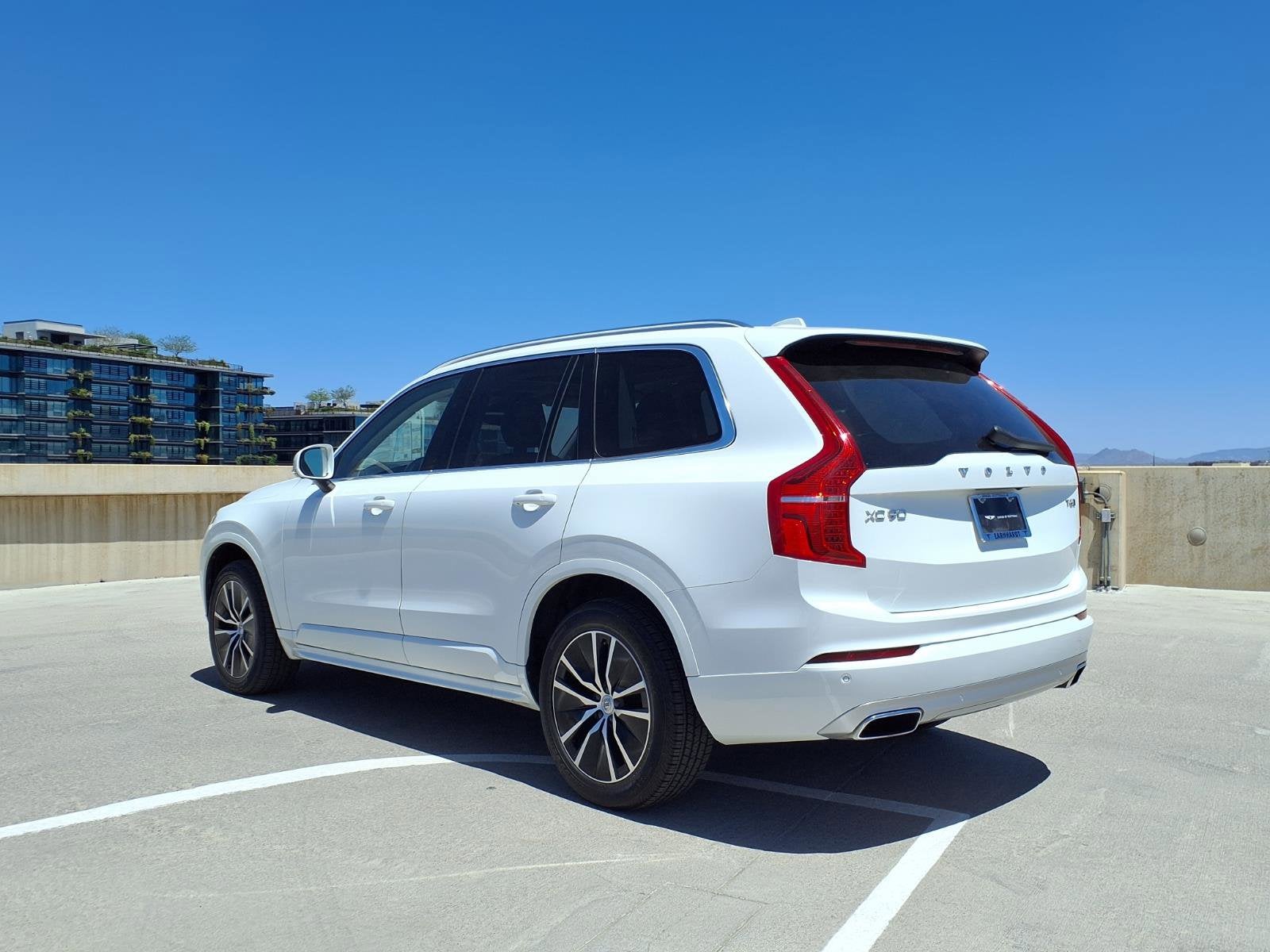 2020 Volvo XC90 T6MOMENTUM