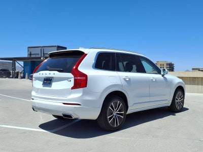 2020 Volvo XC90 T6MOMENTUM