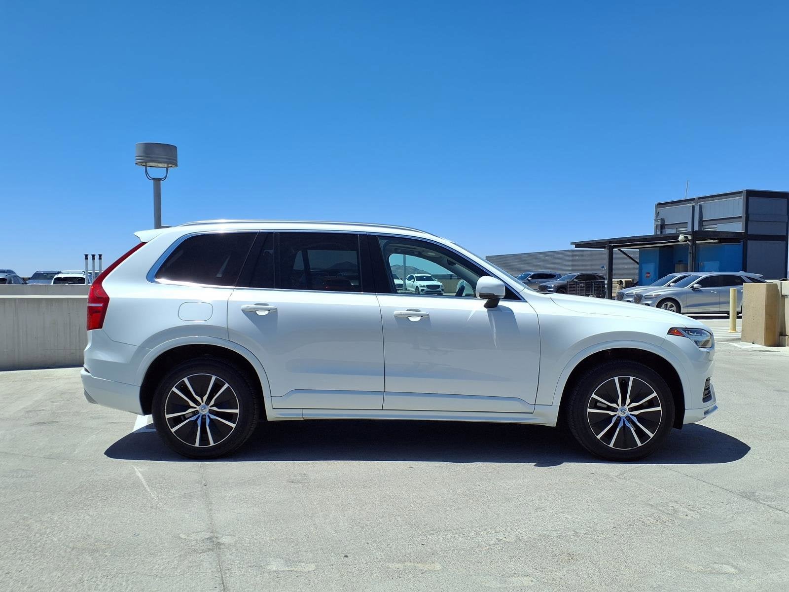 2020 Volvo XC90 T6MOMENTUM
