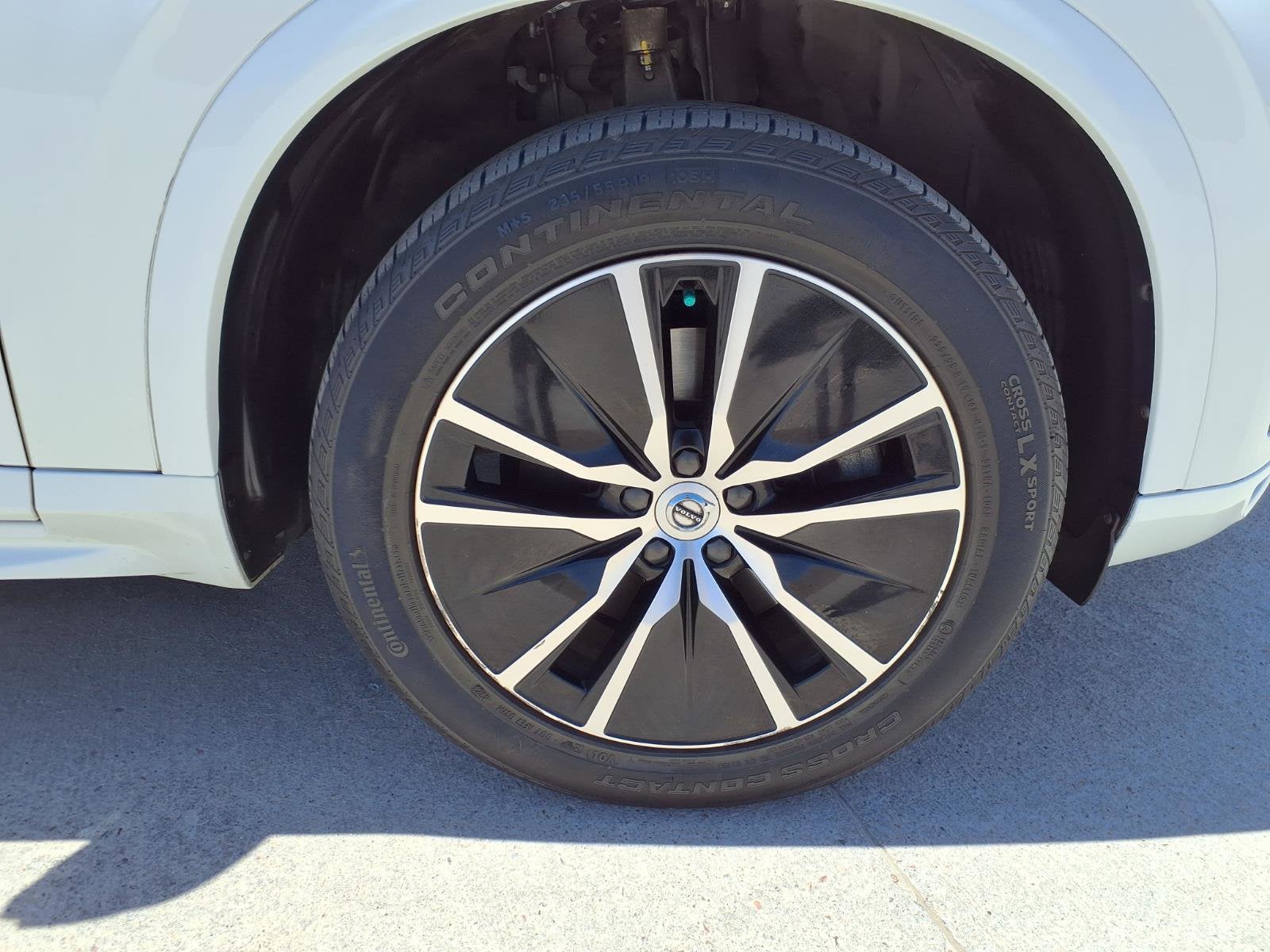 2020 Volvo XC90 T6MOMENTUM